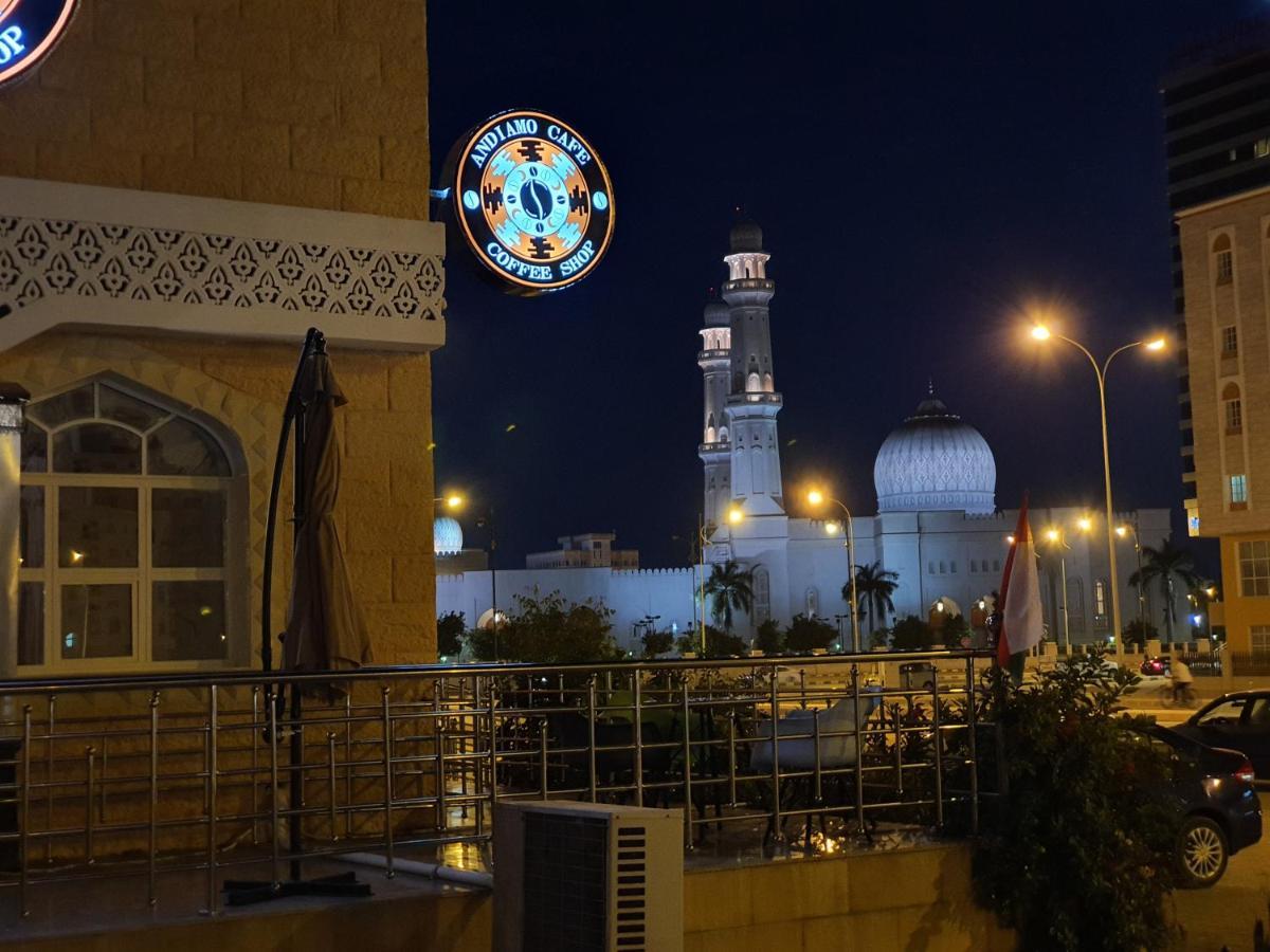 City Hotel Σαλάλα Εξωτερικό φωτογραφία